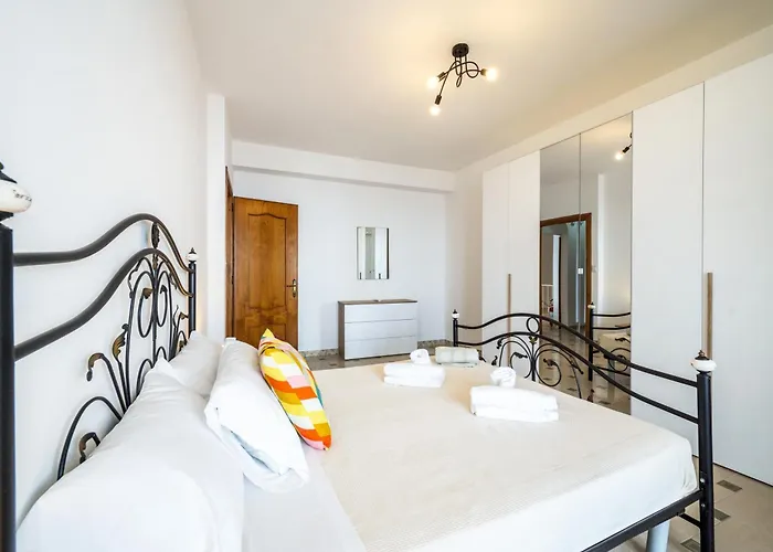 Rosy By Wonder Tour Holiday home