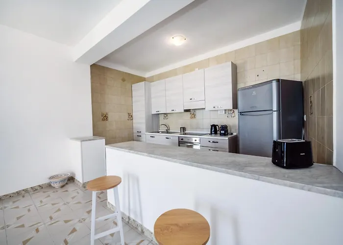 Rosy By Wonder Tour Hébergement de vacances *