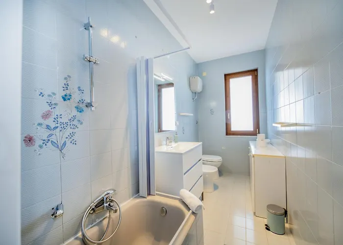 Rosy By Wonder Tour *